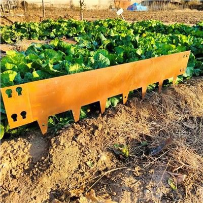 Op maat gemaakte cortenstalen tuinrand