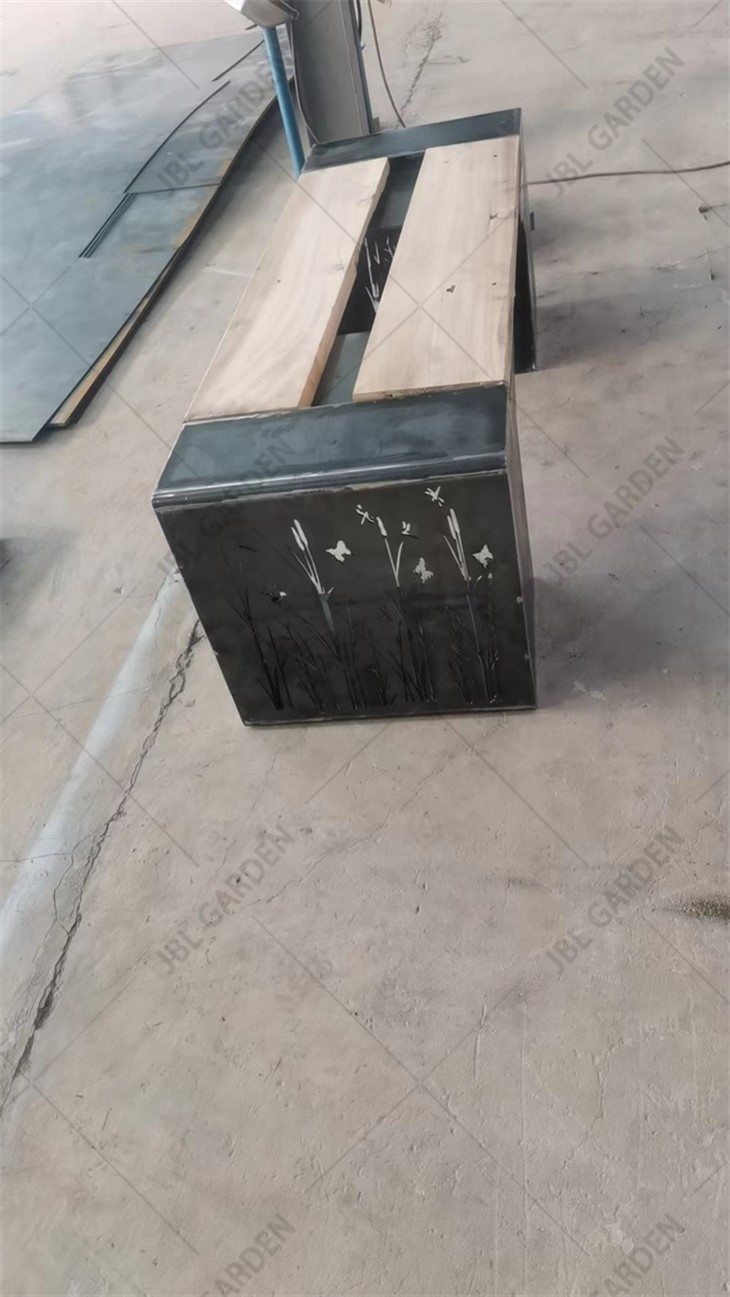 Free-standing Bench